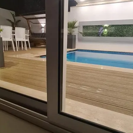 Ultra Lux Rezidans Isitmali Ozel Havuzlu