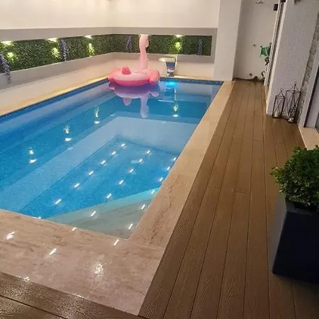 Apartman Ultra Lux Rezidans Isitmali Ozel Havuzlu