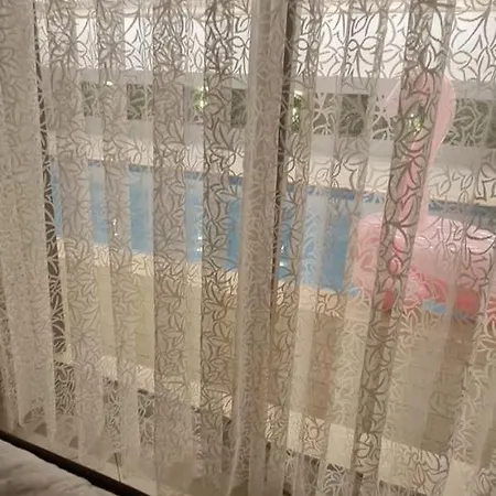 Apartman Ultra Lux Rezidans Isitmali Ozel Havuzlu Çeşme